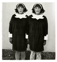 Diane_Arbus___Identical_Twins_Roselle_New_Jersey